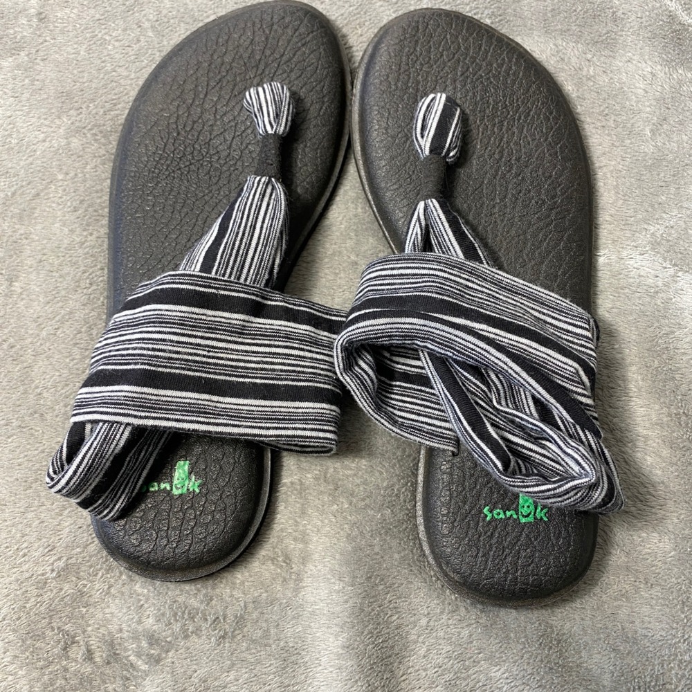 Sanuk Yoga Sling 2 Sandals Womens 9 Black White Striped Yoga Mat Footbed Comfort